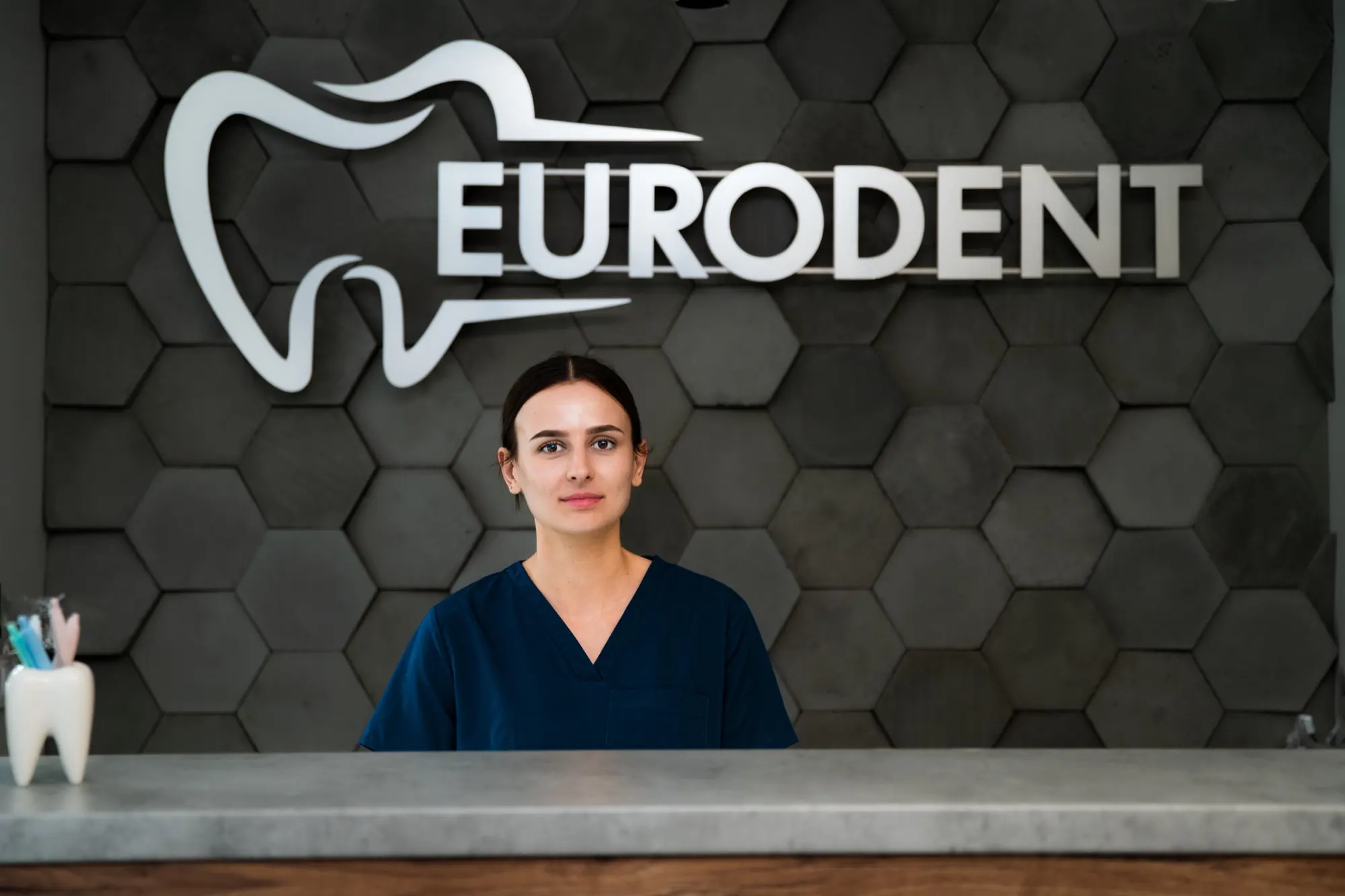Recepcja z logo EURODENT